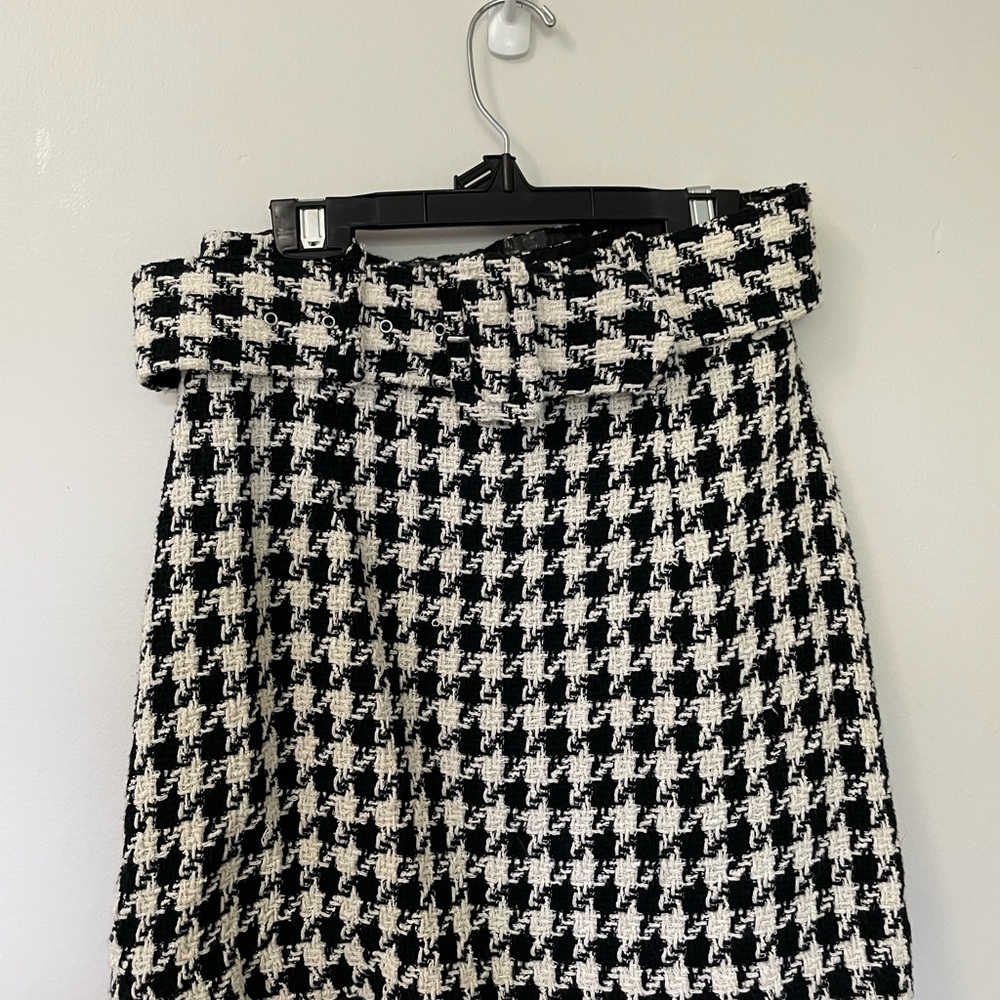 Zara Black and White Houndstooth Tweed Pencil Skirt